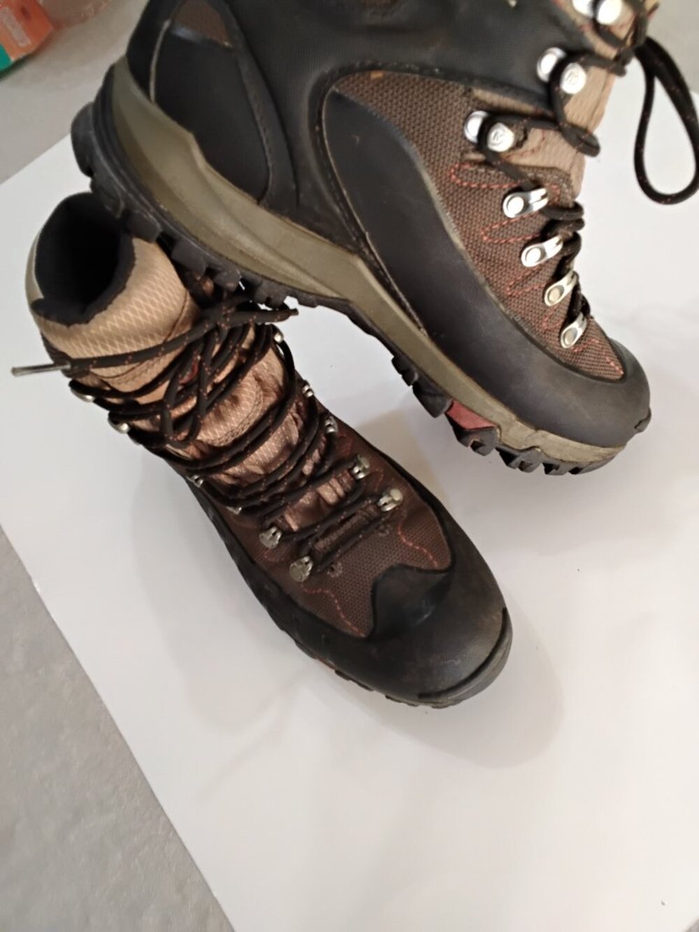 Merrell Outbound Mid Gore-Tex Hiking Boots Men's Size 12 Bungee Cord J50903